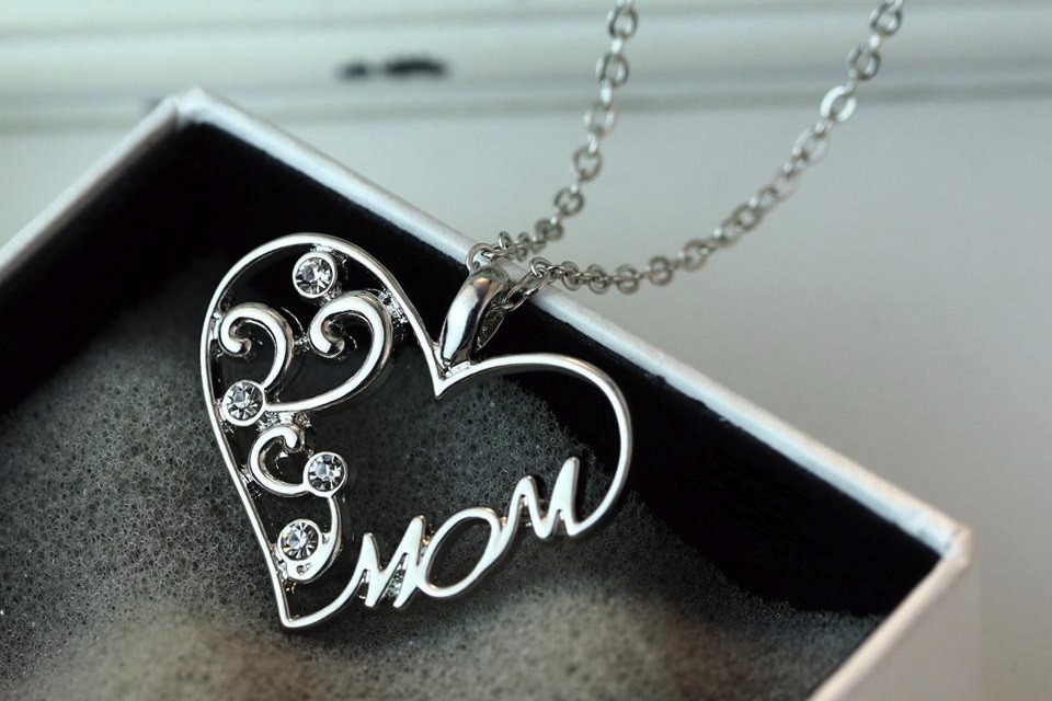 anneler günü hediyesi olarak kolye alınır mı? 2 anneler gunu hediye