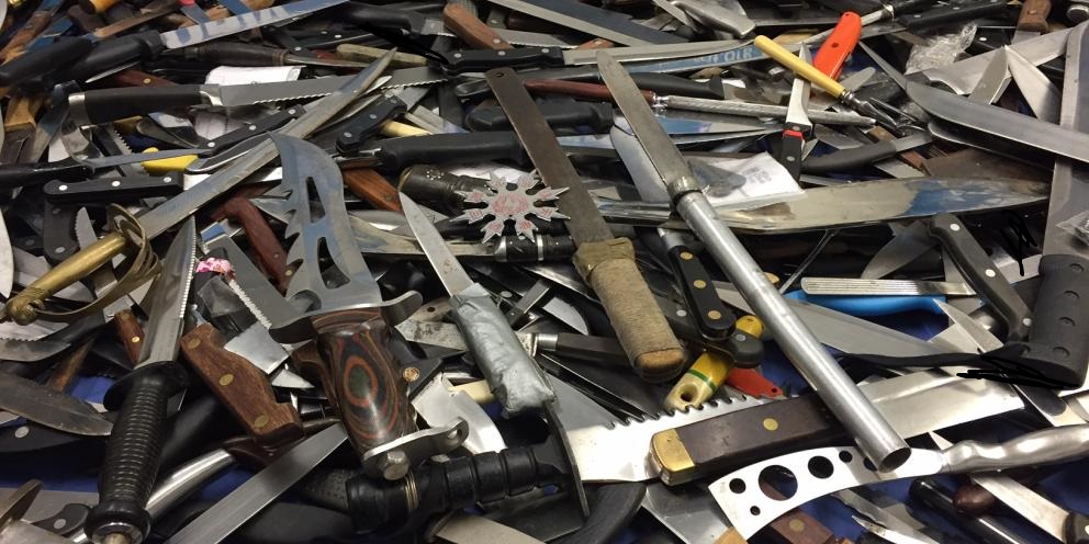 çakı, bıçak, muşta taşımak suç mu? cezası nedir?kaç cm ye kadar bıçak taşınabilir?çakı, bıçak, muşta taşımak suç mu? cezası nedir? 1 bicak sopa musta kesici alet tasimak suc mu