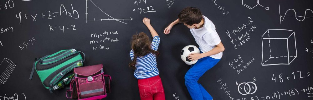 2020 kpss eğitim bilimleri konuları ve soru dağılımları (ösym) 2 graphicstock cute boy and girl learning playfully in frot of a big blackboard rrgiscx6bz