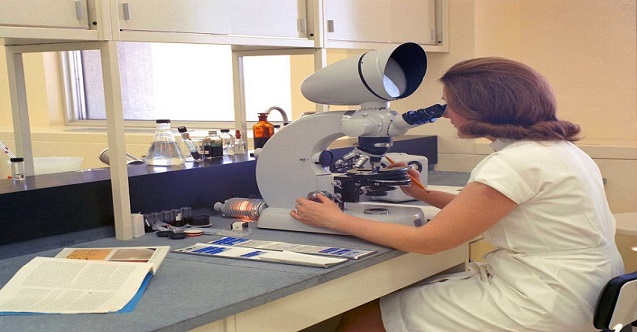 tıbbi laboratuvar teknisyeni maaşları ne kadar? 1 laboratuvar teknisyeni ne is yapar