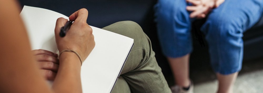 sosyal hizmet uzmanı (sosyal çalışmacı) nedir? ne i̇ş yapar? nasıl olunur? 1 sosyal hizmet uzmani sosyal calismaci nedir kimdir